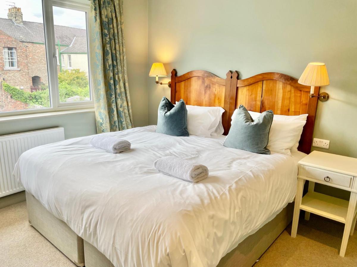 Central Townhouse With Free Off Road Parking And Garden York Exteriér fotografie