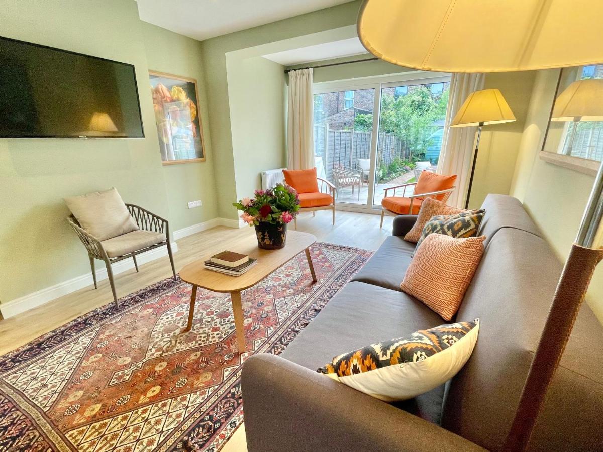 Central Townhouse With Free Off Road Parking And Garden York Exteriér fotografie