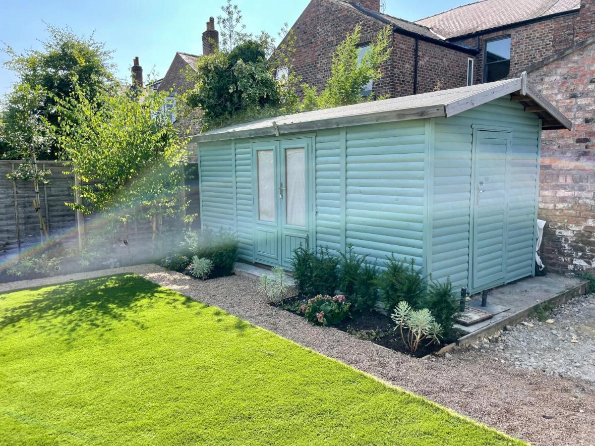 Central Townhouse With Free Off Road Parking And Garden York Exteriér fotografie