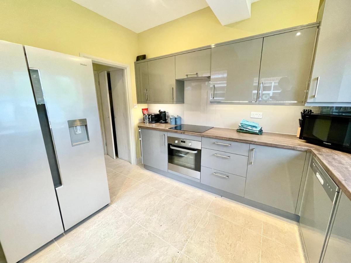 Central Townhouse With Free Off Road Parking And Garden York Exteriér fotografie